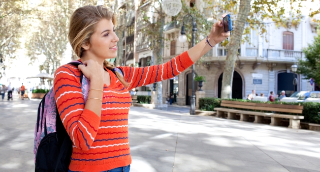 A new device that sticks onto the back of your phone or phone case immediately alerts a group of contacts when activated, making it easier to leave a potentially threatening situation.