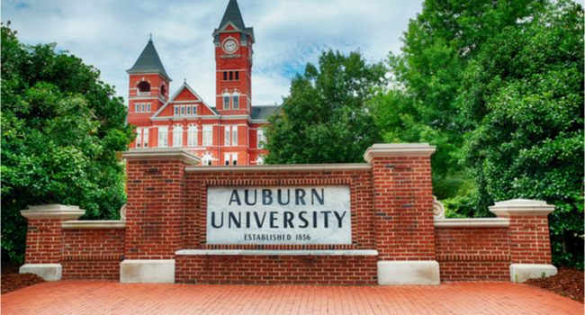 Auburn University Offers Safety Feature That Allows Friends to Walk Virtually Together